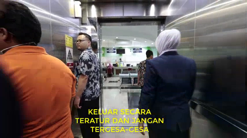 Social Distancing Lift 5